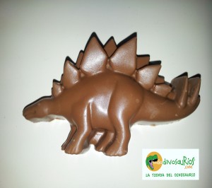 "estegosaurio de chocolate con leche"